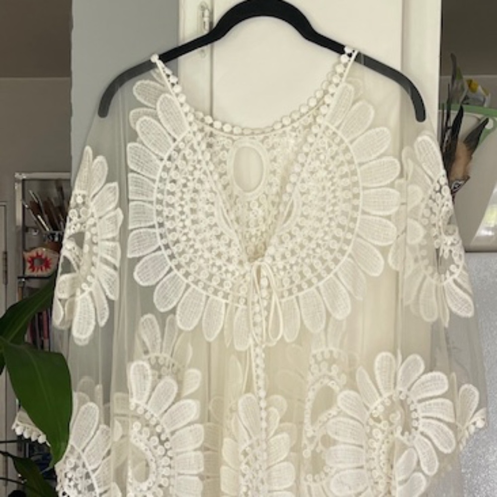 BNWT - Beautiful White Swim Cover-up/Duster by H&M - Sheer w/ Flower Pattern OS